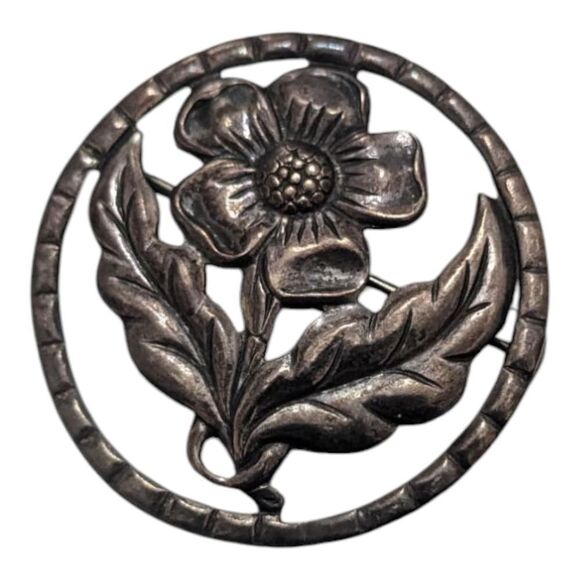 Estate Vintage Elegant Sterling Silver Elegant Flower Leaves Round Brooch Pin - Picture 1 of 3